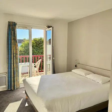 Hotel-restaurant De La Paix Saint-Palais (Pyrenees-Atlantiques)